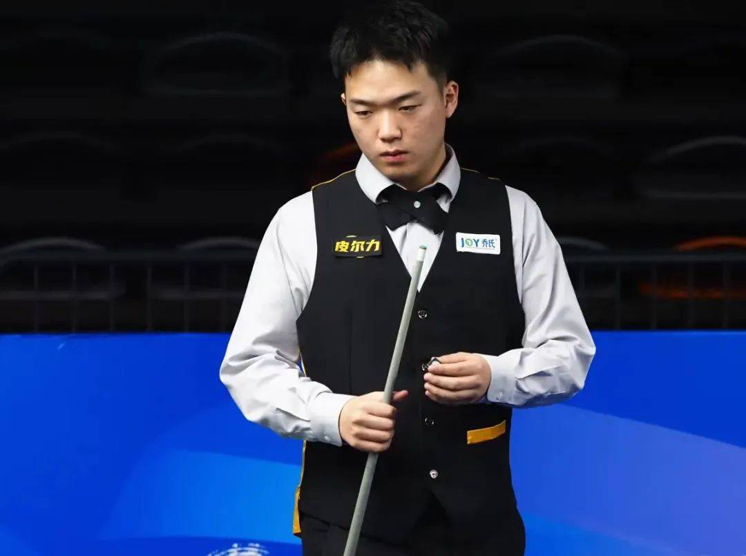 他依然默默 他依然默默